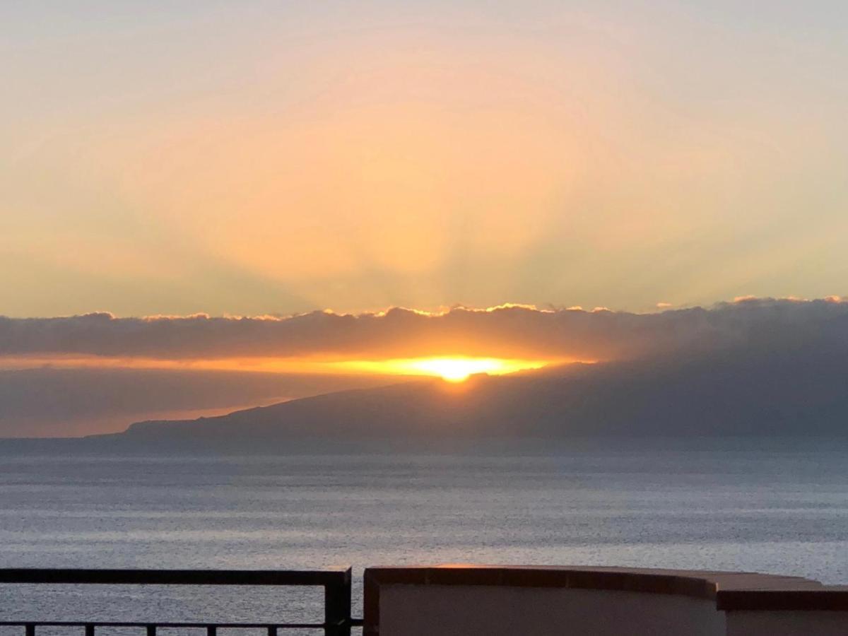 Amazing Duplex With Large Terrace And Sea Views Apartment Puerto de Santiago  Bagian luar foto