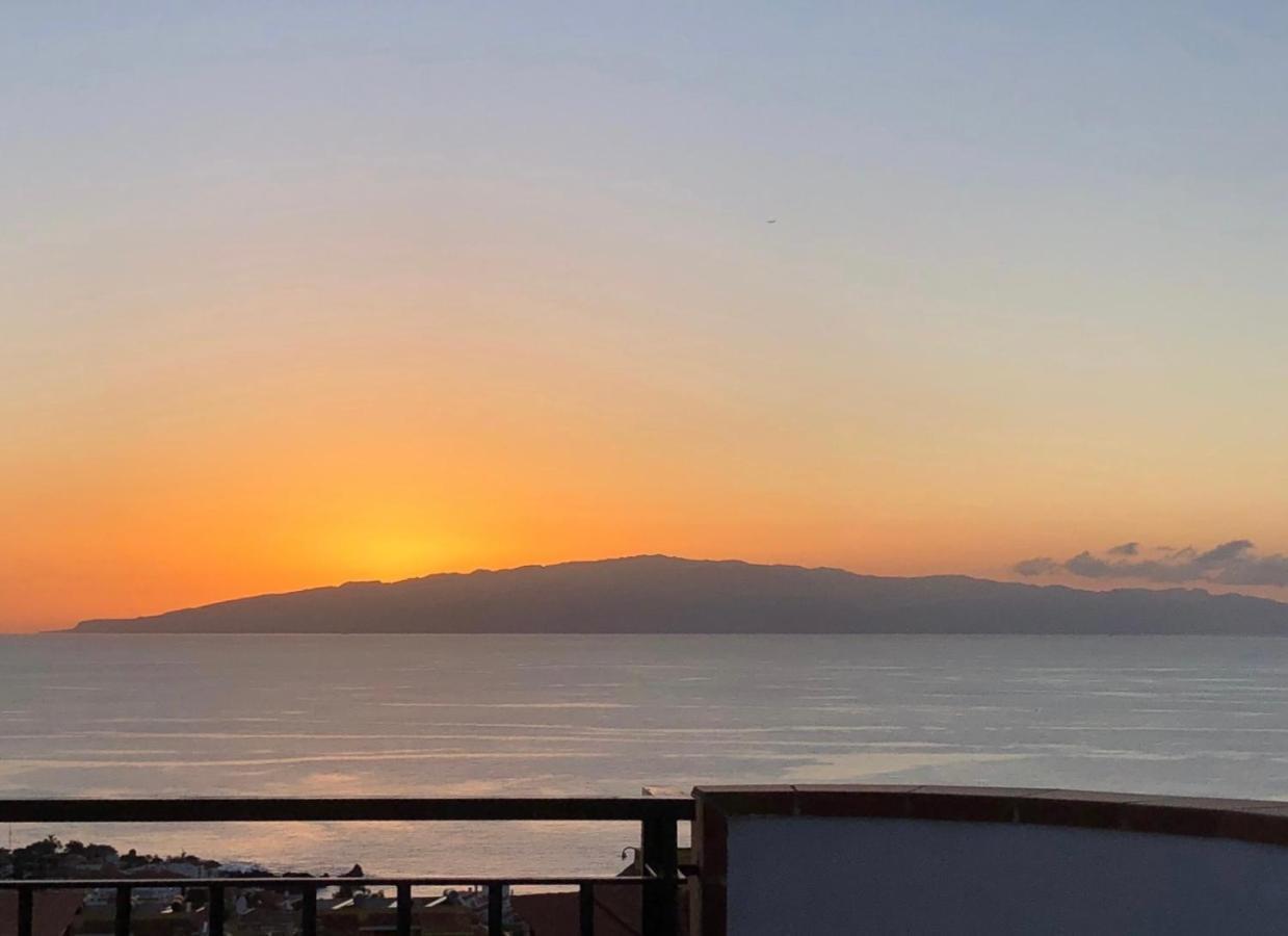 Amazing Duplex With Large Terrace And Sea Views Apartment Puerto de Santiago  Bagian luar foto